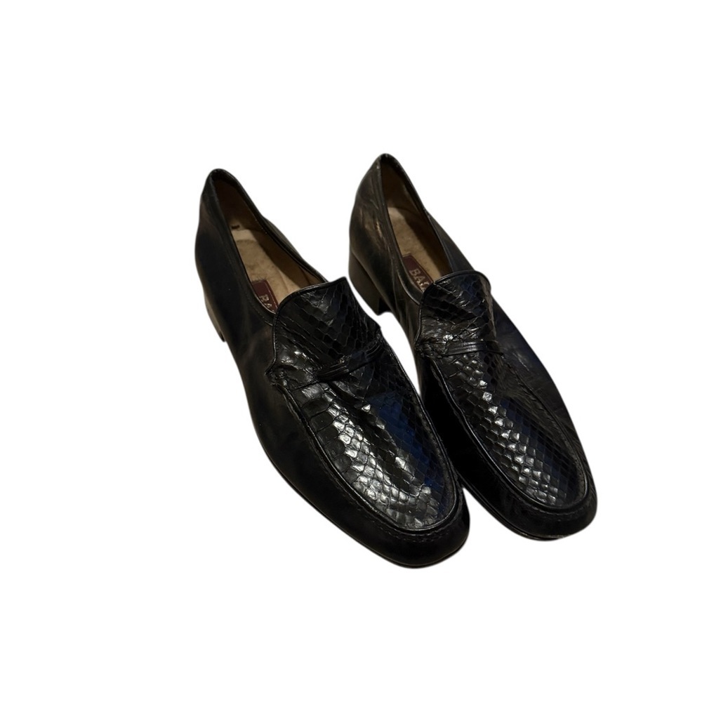 Vintage Bally Glossy Black Patterned Loafers